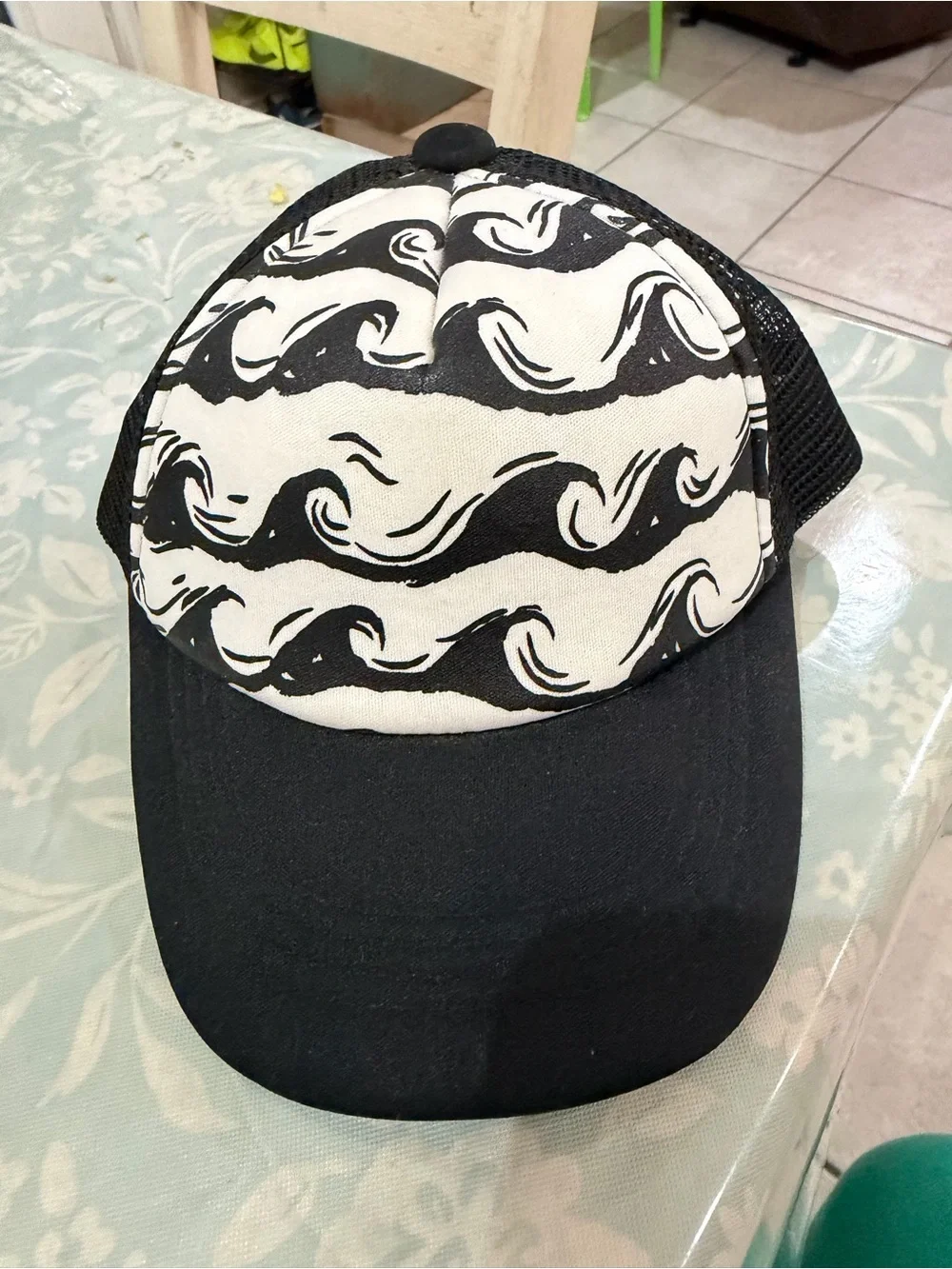 Black and White Wave Print Trucker Hat